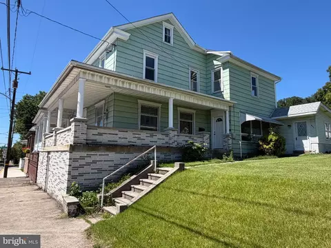 1015 E Grand Ave, Tower City, PA 17980