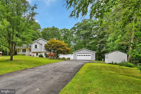 696 Pine Hill Rd, Andreas, PA 18211