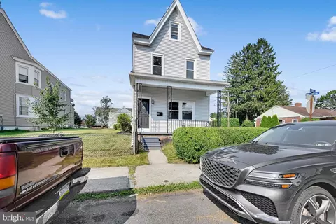 30 N Center St, Frackville, PA 17931