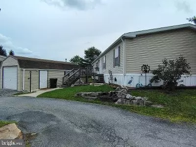 2 A A Genesis Blvd, New Ringgold, PA 17960