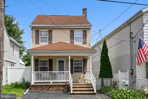 217 N Center St, Frackville, PA 17931