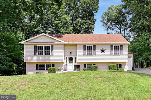 516 Coyote Dr, Auburn, PA 17922