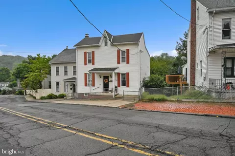 769 N Centre St, Pottsville, PA 17901
