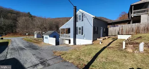 1 Vine St, Port Clinton, PA 19549