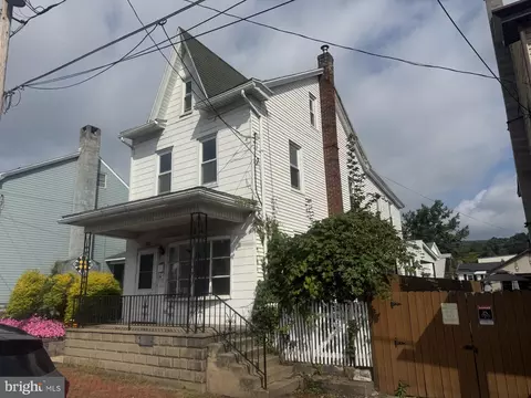 2023 Centre St, Ashland, PA 17921
