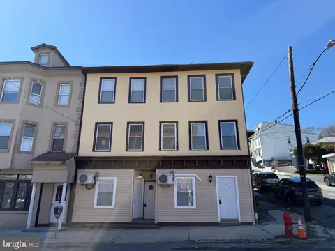 219 N 221 N 3rd St, Pottsville, PA 17901