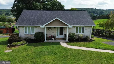 2077 Wynonah Dr, Auburn, PA 17922