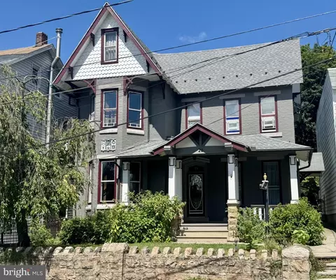 28 Dock St, Schuylkill Haven, PA 17972