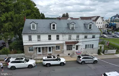 25 N Center St, Frackville, PA 17931