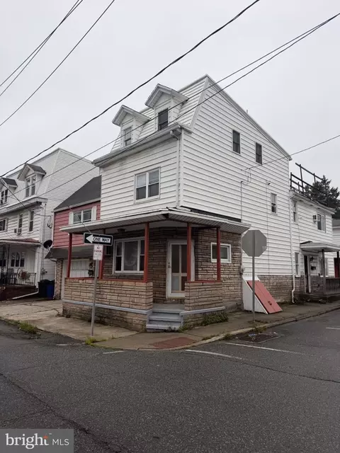 20 N Front St, Minersville, PA 17954