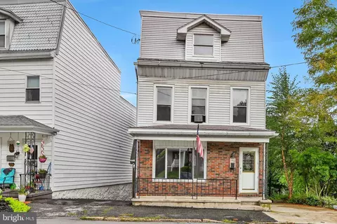 1952 Mahantongo St, Pottsville, PA 17901