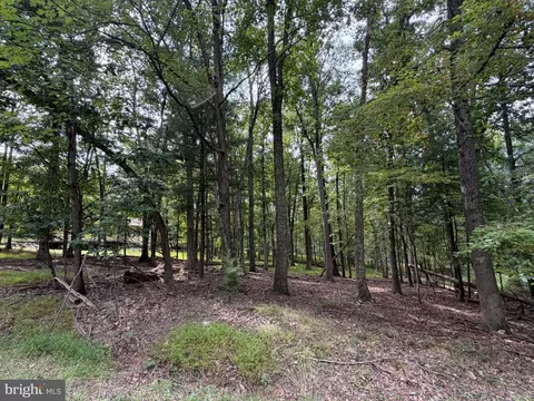 390 Blackhawk Dr, Auburn, PA 17922