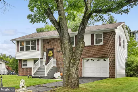 395 Marshall Dr, Orwigsburg, PA 17961