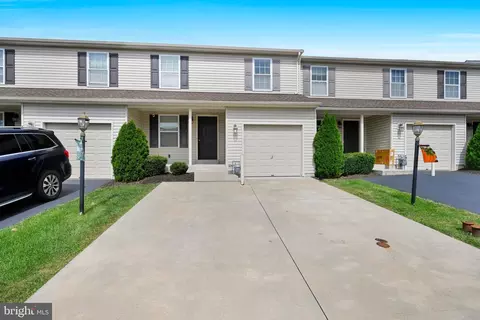 21 E Abby Ln, Schuylkill Haven, PA 17972