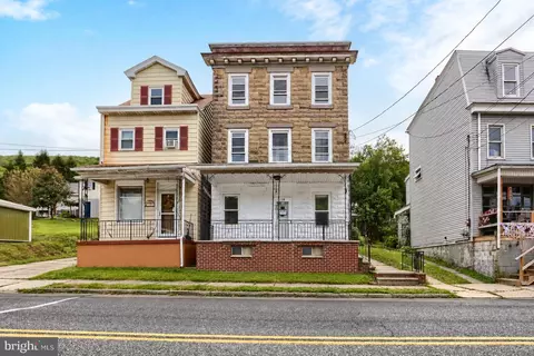 130 E Bacon St, Pottsville, PA 17901