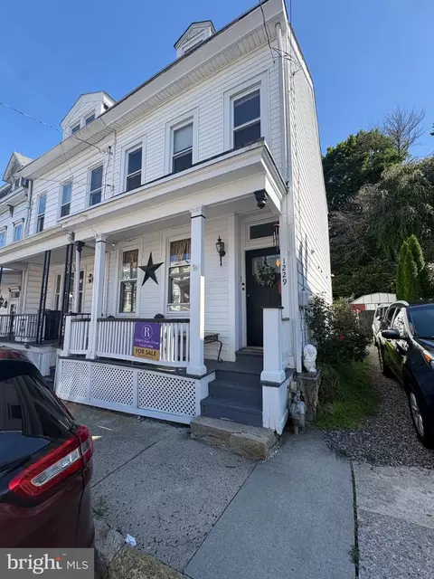 1229 W Norwegian St, Pottsville, PA 17901