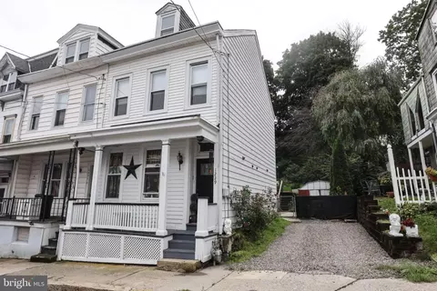 1229 W Norwegian St, Pottsville, PA 17901