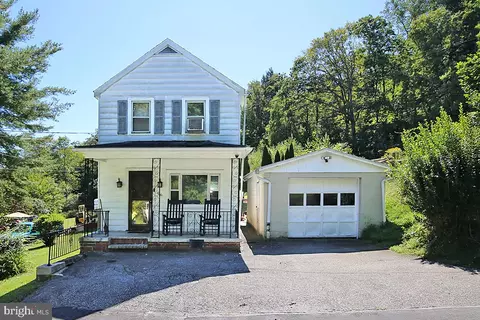 86 Caroline Ave, Pottsville, PA 17901