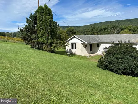 299 Little Mountain Rd, Ringtown, PA 17967