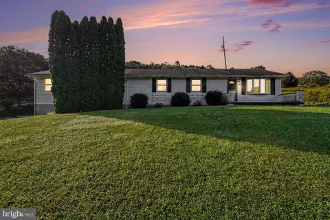 299 Little Mountain Rd, Ringtown, PA 17967
