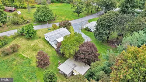 45 N Lake Dr, Pottsville, PA 17901