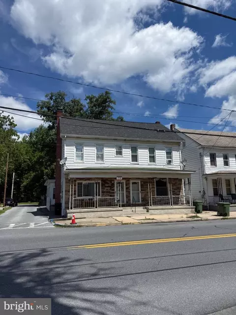 33 E Pottsville St, Pine Grove, PA 17963
