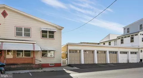 17 N 4th St, Minersville, PA 17954