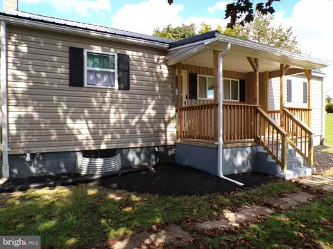 562 S Suedberg Rd, Pine Grove, PA 17963