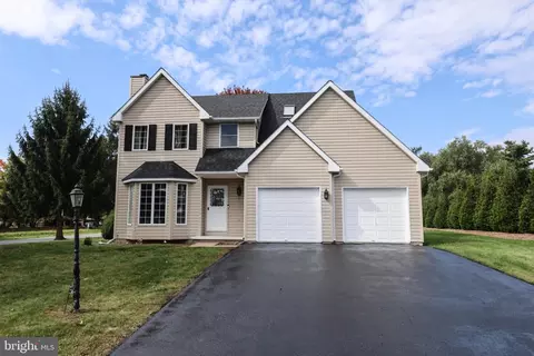 1015 Willow Dr, Orwigsburg, PA 17961