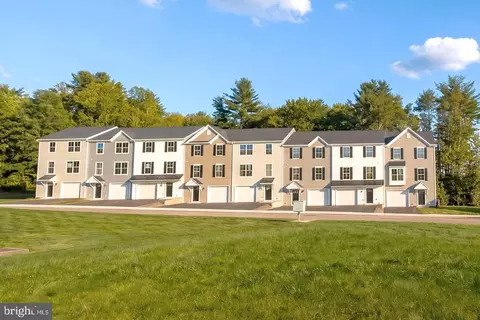 215 Pine Crest Village Dr #LOT 15, Pine Grove, PA 17963