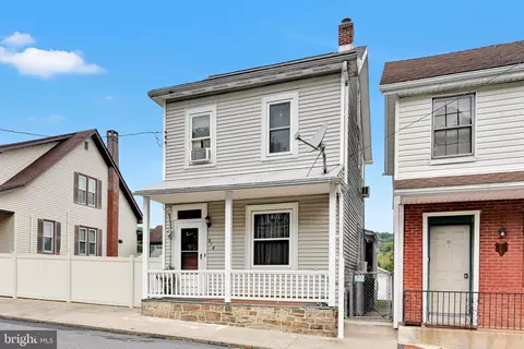 318 W Washington St, Auburn, PA 17922