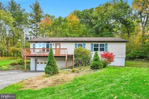 327 W Laurel St, Tremont, PA 17981