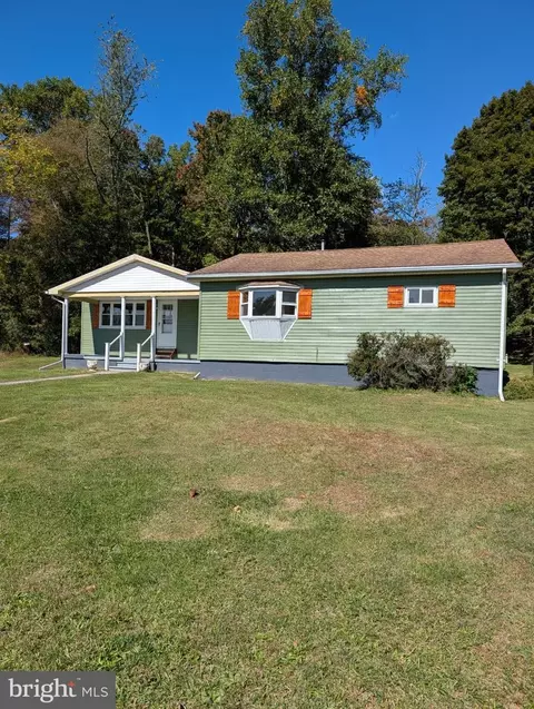38 W Donaldson St, Tremont, PA 17981