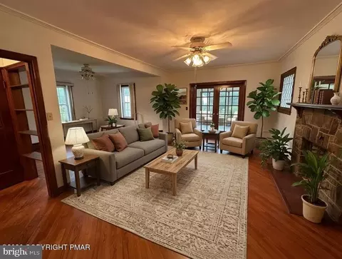 Living - 701 S State Rd, Barnesville, PA 18214 photo 3 of 6