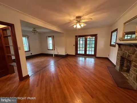 Living - 701 S State Rd, Barnesville, PA 18214 photo 2 of 6