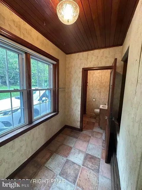Entry Way - 701 S State Rd, Barnesville, PA 18214 photo 2 of 8