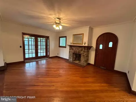Living - 701 S State Rd, Barnesville, PA 18214 photo 5 of 6