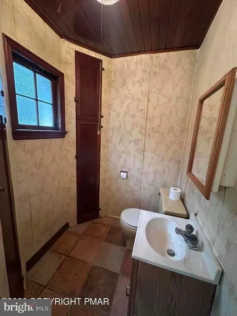 Bath - 701 S State Rd, Barnesville, PA 18214 photo 1 of 3
