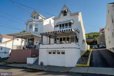 1729 W Norwegian St, Pottsville, PA 17901
