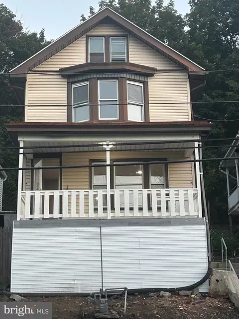 335 N Nichols St, Pottsville, PA 17901