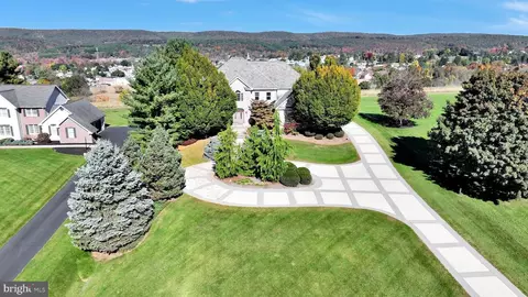 3010 Ridgeview Dr, Orwigsburg, PA 17961