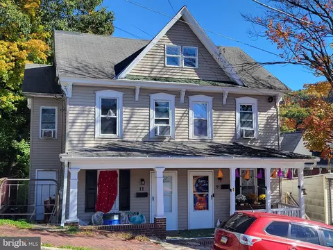 9 11 Market St, Tamaqua, PA 18252