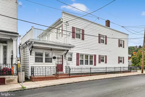 200 W Lloyd St, Shenandoah, PA 17976