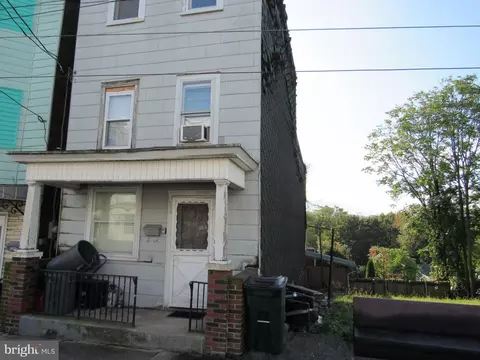 104 W Laurel St, Shenandoah, PA 17976