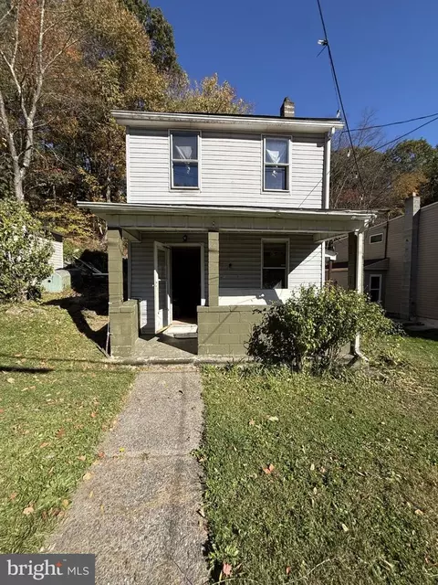 112 Raven Run Rd, Shenandoah, PA 17976