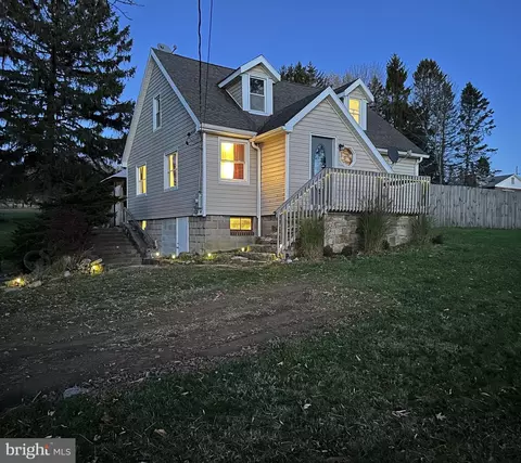 1439 Berlin Plank Rd, Somerset, PA 15501