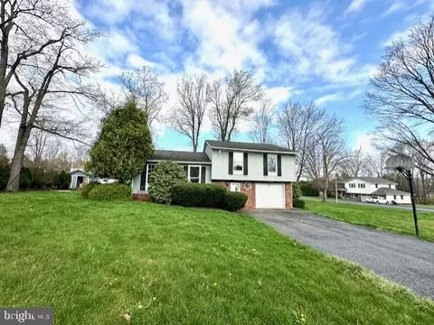 244 Kelly Dr, Windber, PA 15963