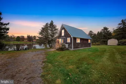 196 Woodchopper Ln, Springville, PA 18844