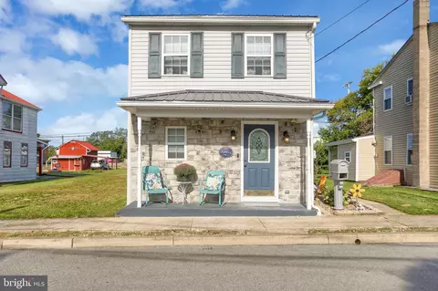 310 N Water St, Selinsgrove, PA 17870