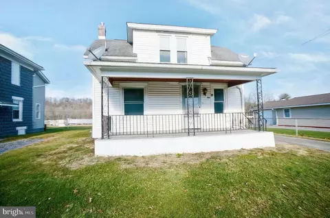 301 Kreamer Ave, Middleburg, PA 17842
